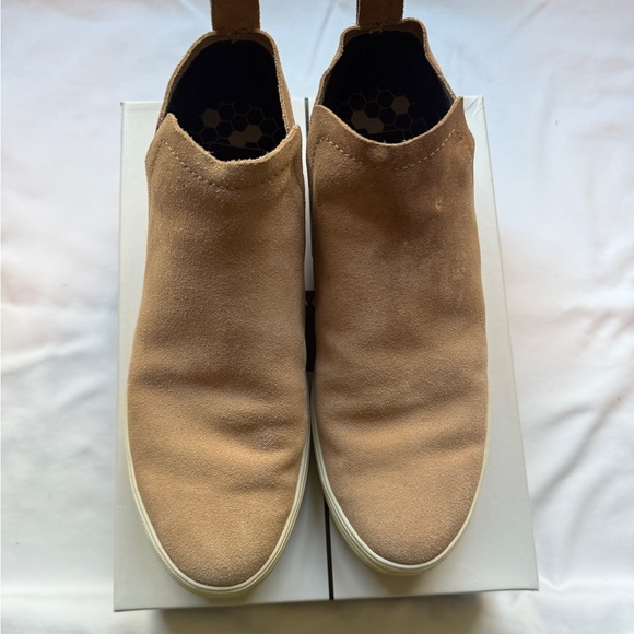 Dolce Vita Tate Blush Suede Sneaker - Picture 2 of 5